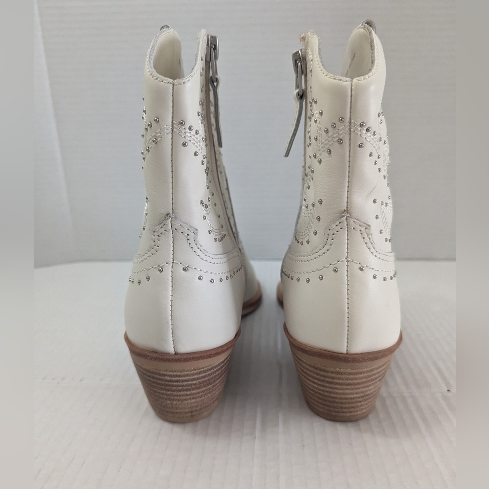 Dolce Vita Solow Stud Western Ivory Leather Boots Women's Size 8 1/2 NWOB - Picture 4 of 8